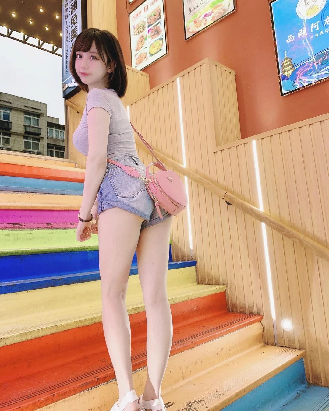 18394105.webp