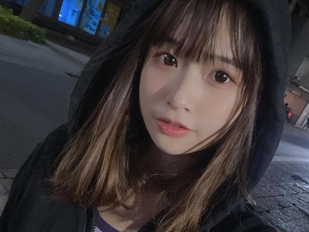 18527715.webp