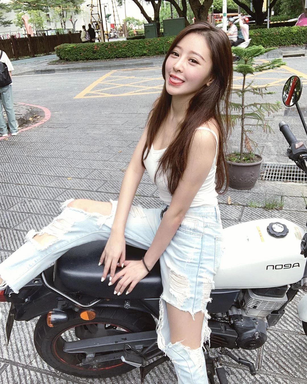 4151733.webp
