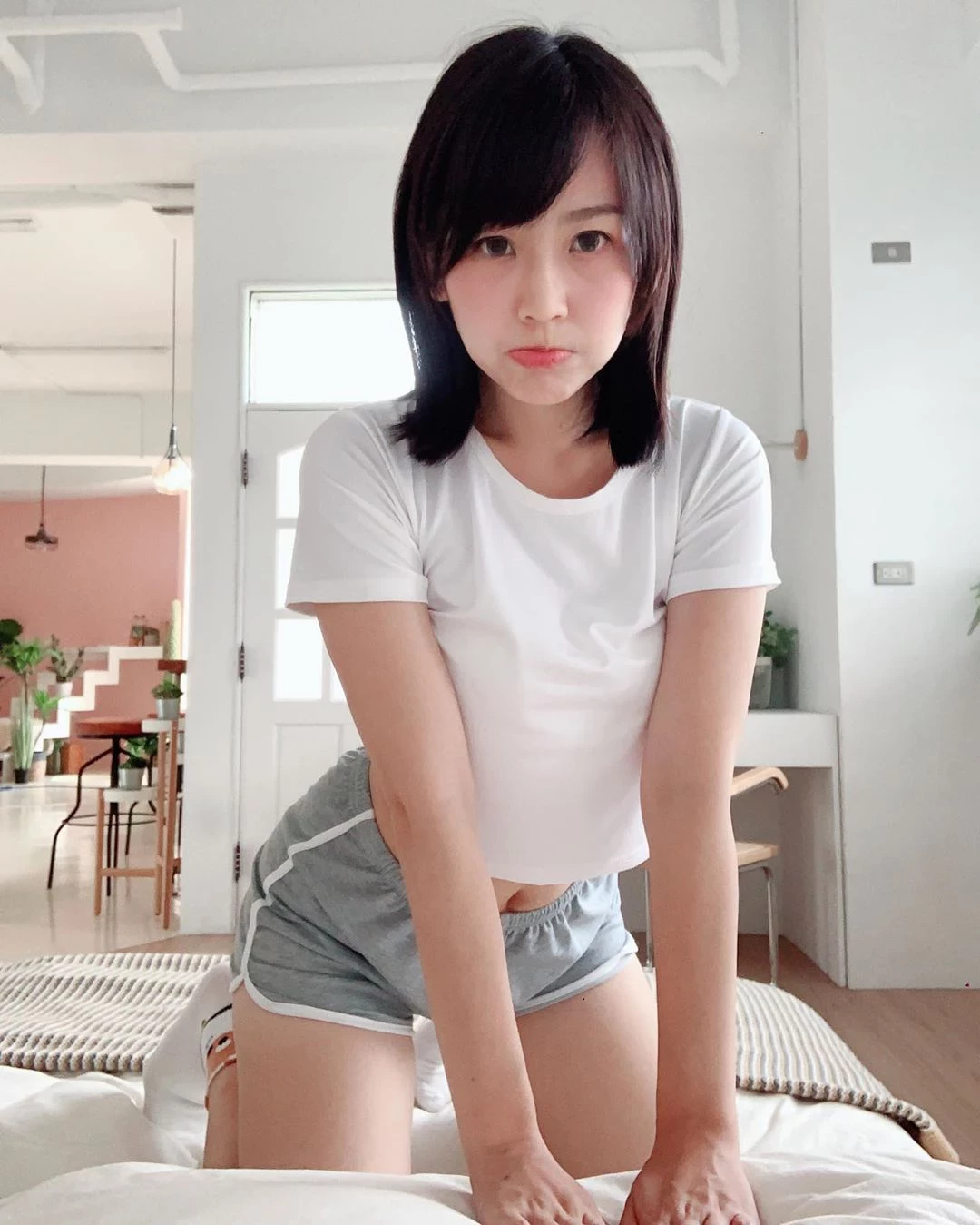 3889837.webp