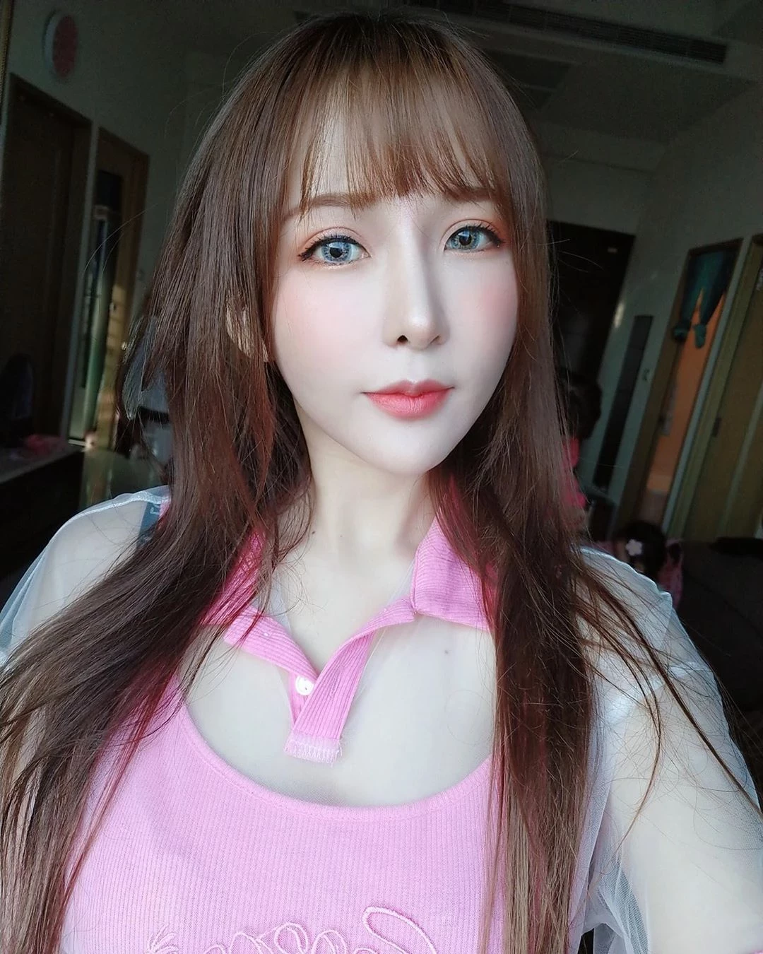3921816.webp