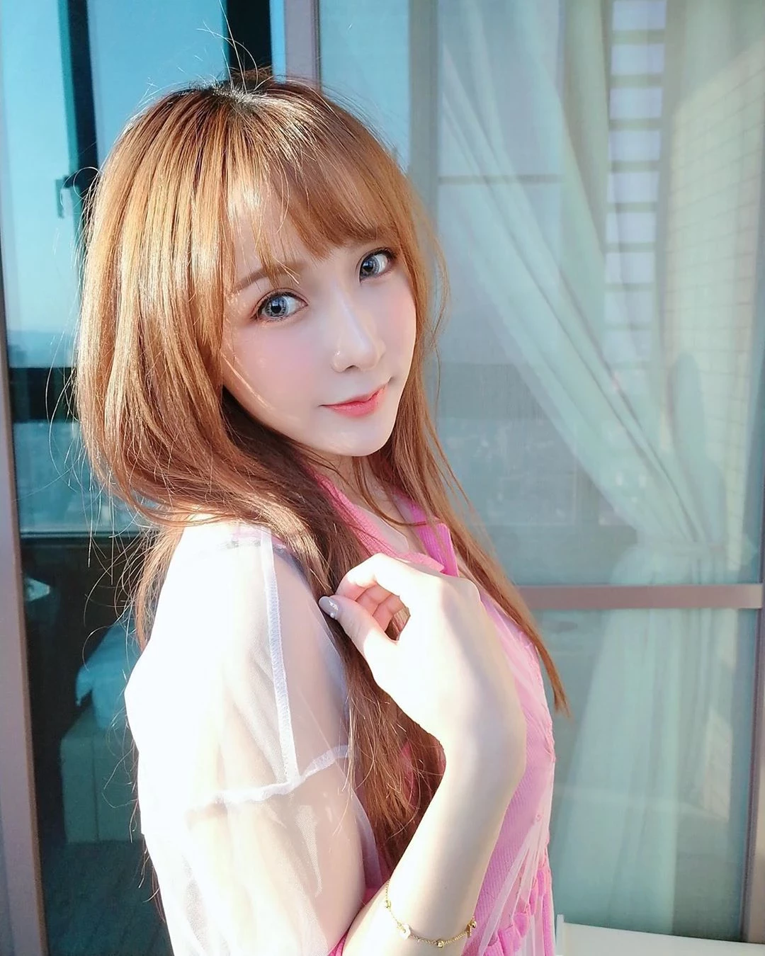 3921818.webp