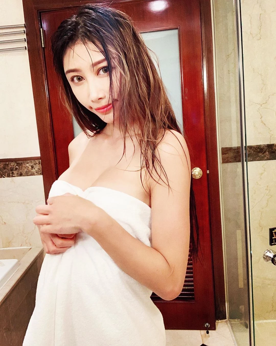 3921800.webp