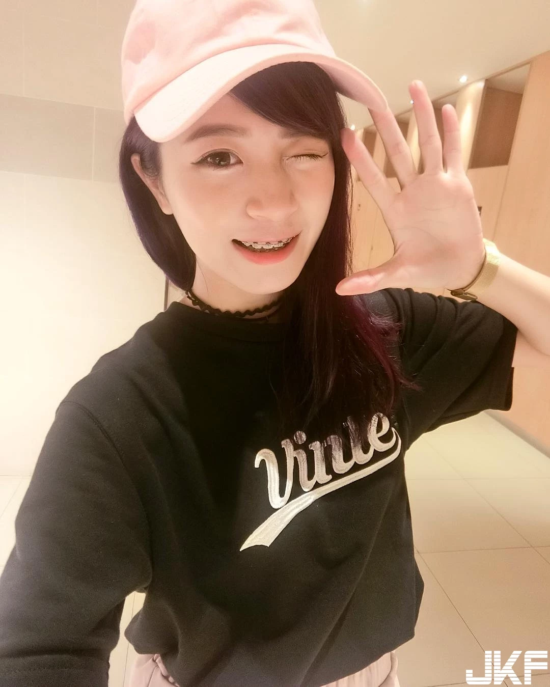 16809575.webp