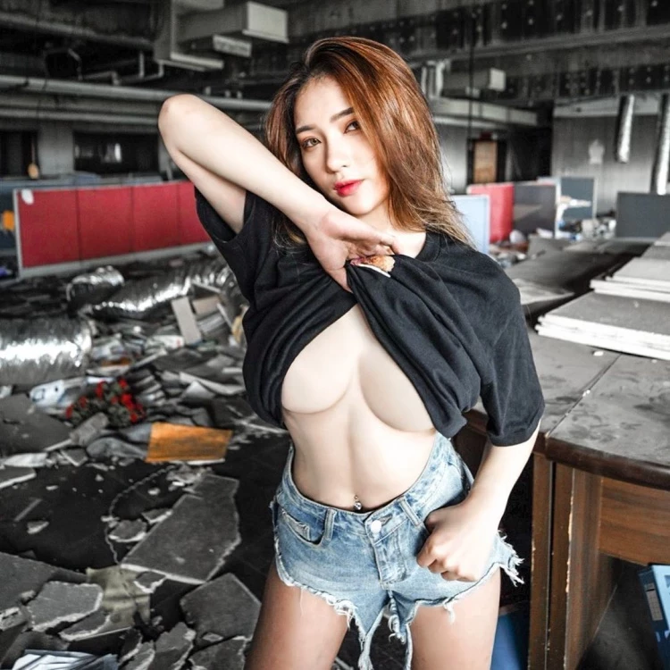1766156.webp