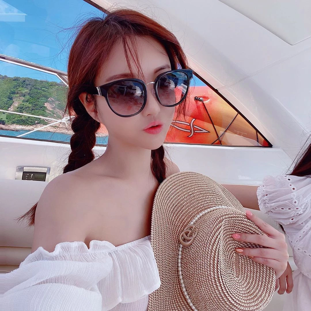 3871381.webp