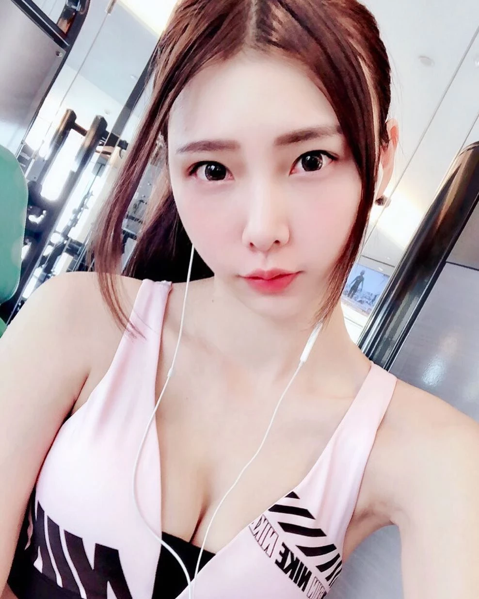 4046702.webp
