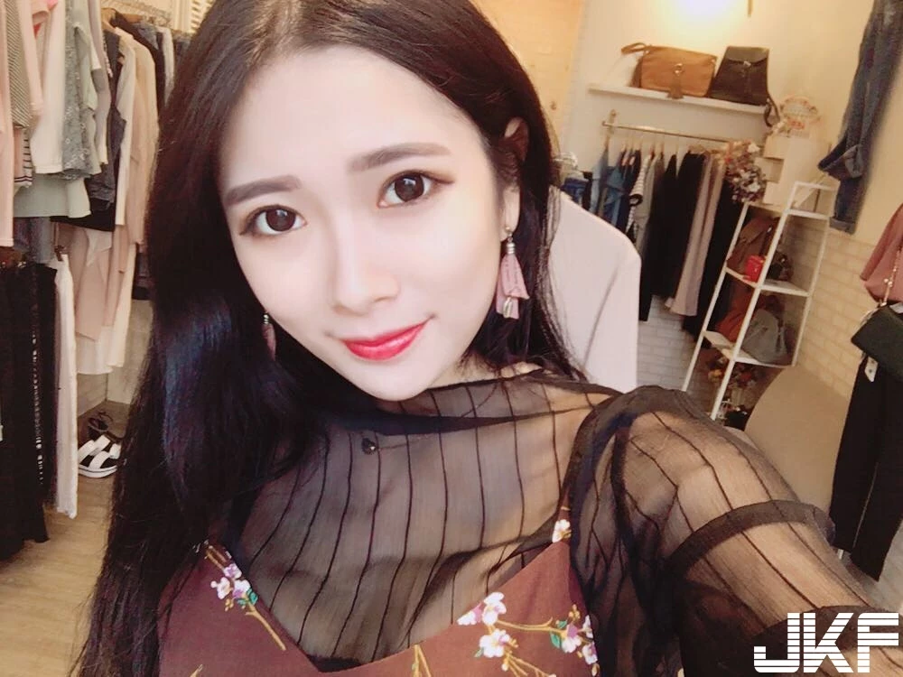 4999140.webp