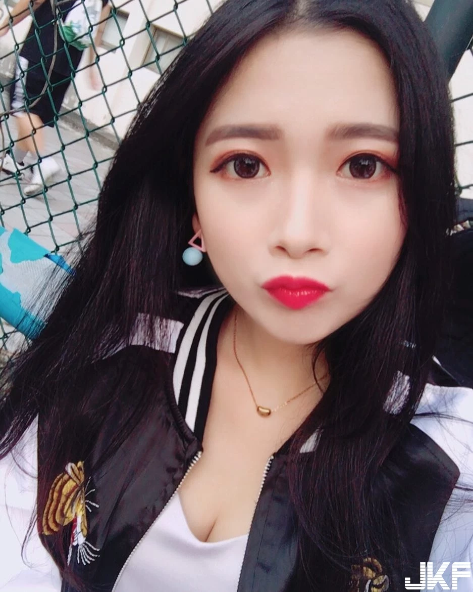 4999142.webp