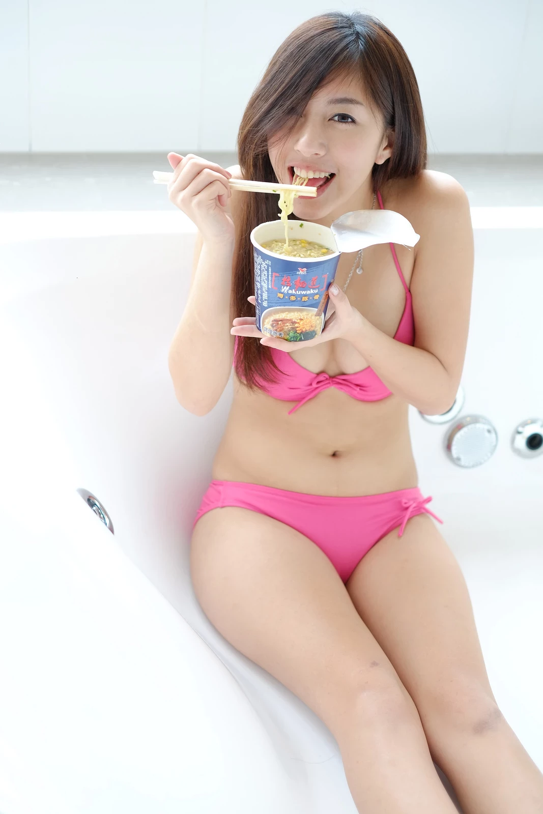 174055uf8i8z86x53321wz.webp