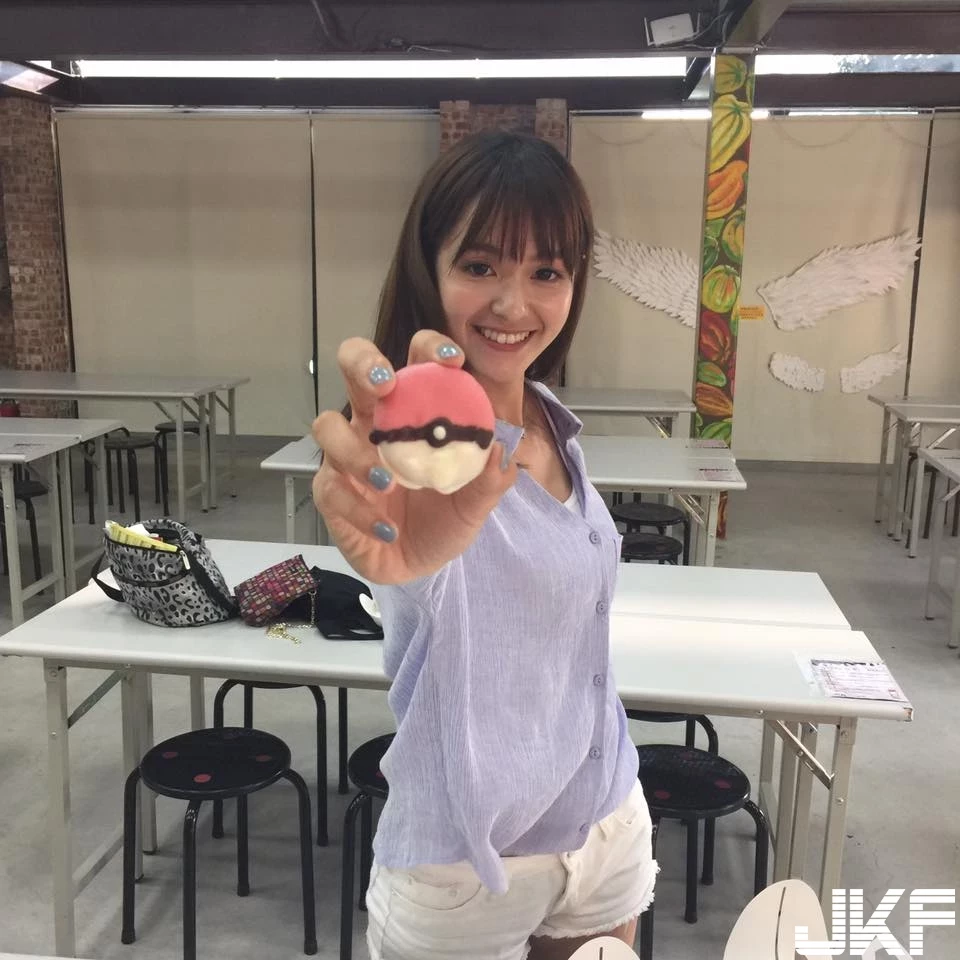16837184.webp