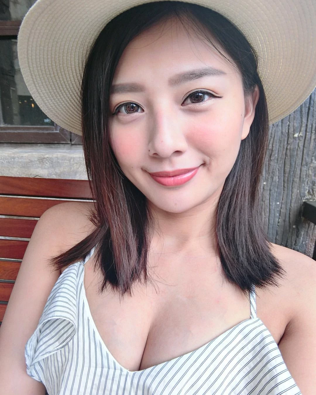 4390273.webp
