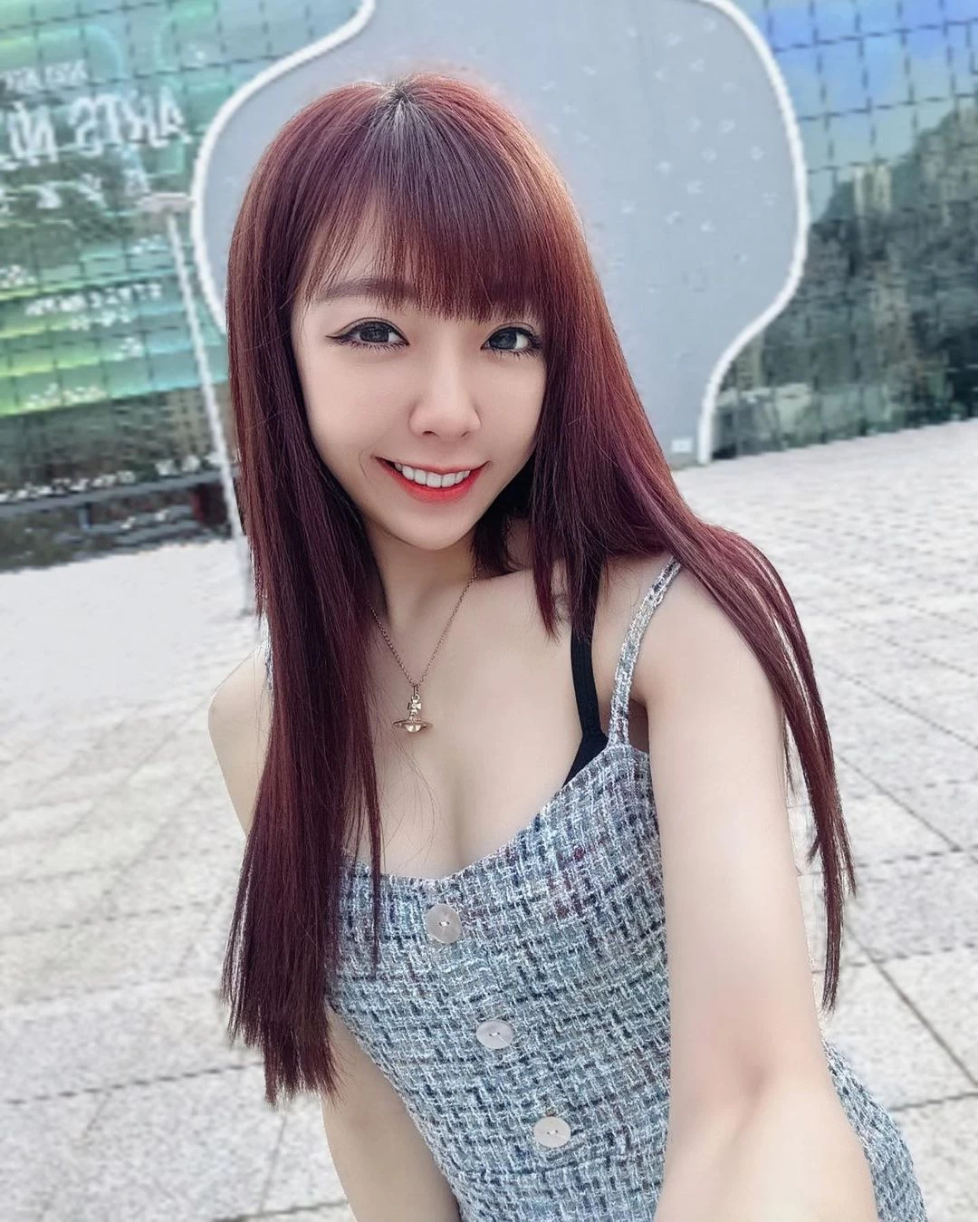 24117338.webp