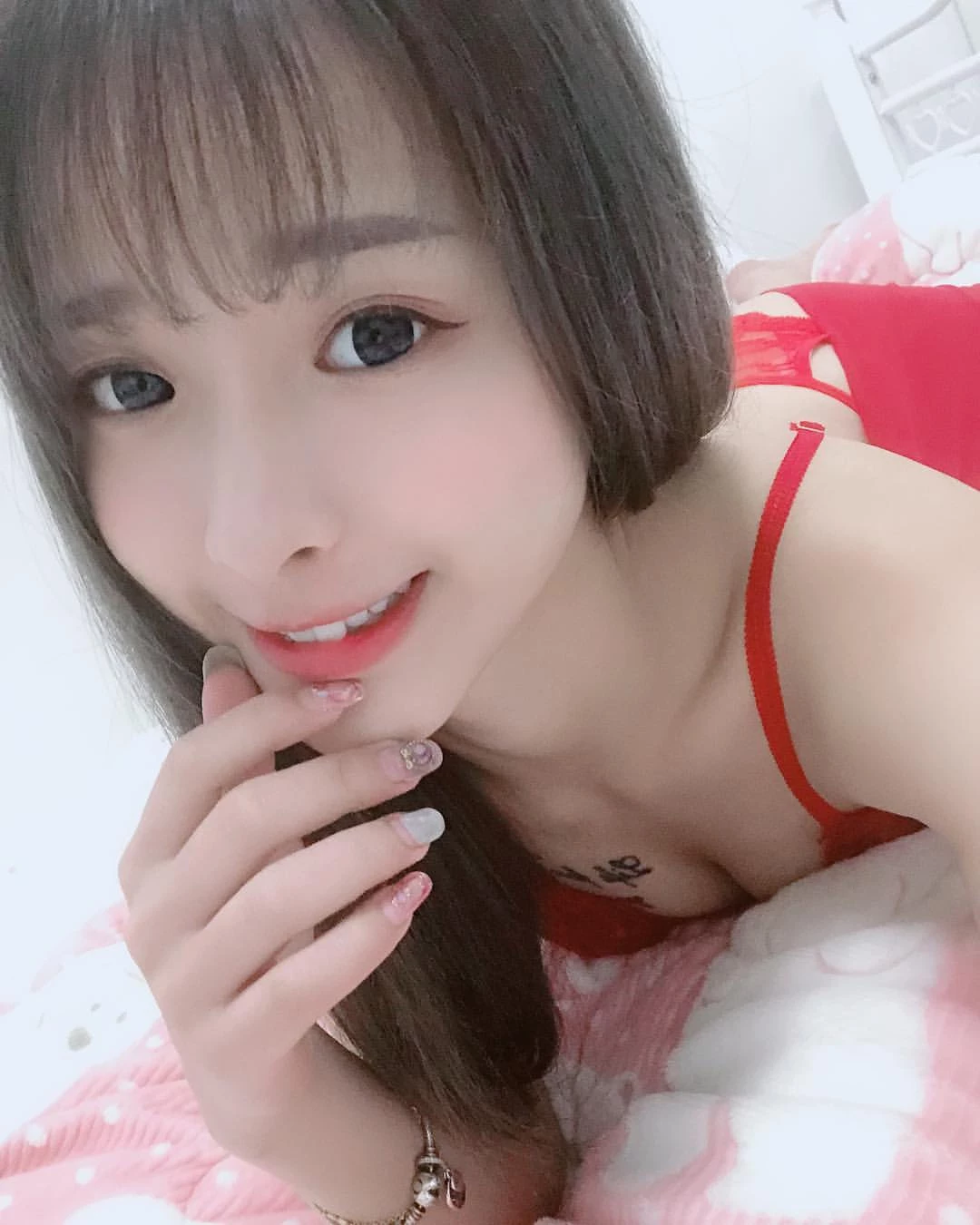 4382241.webp