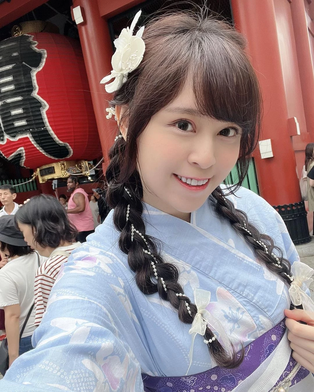 28151663.webp