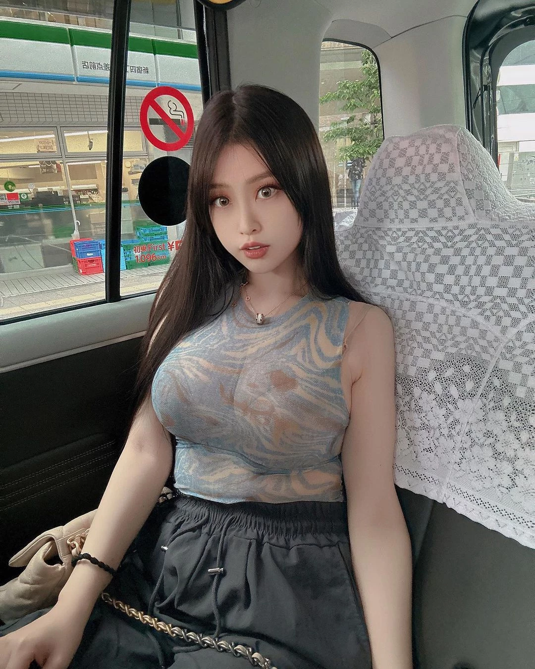 28201240.webp