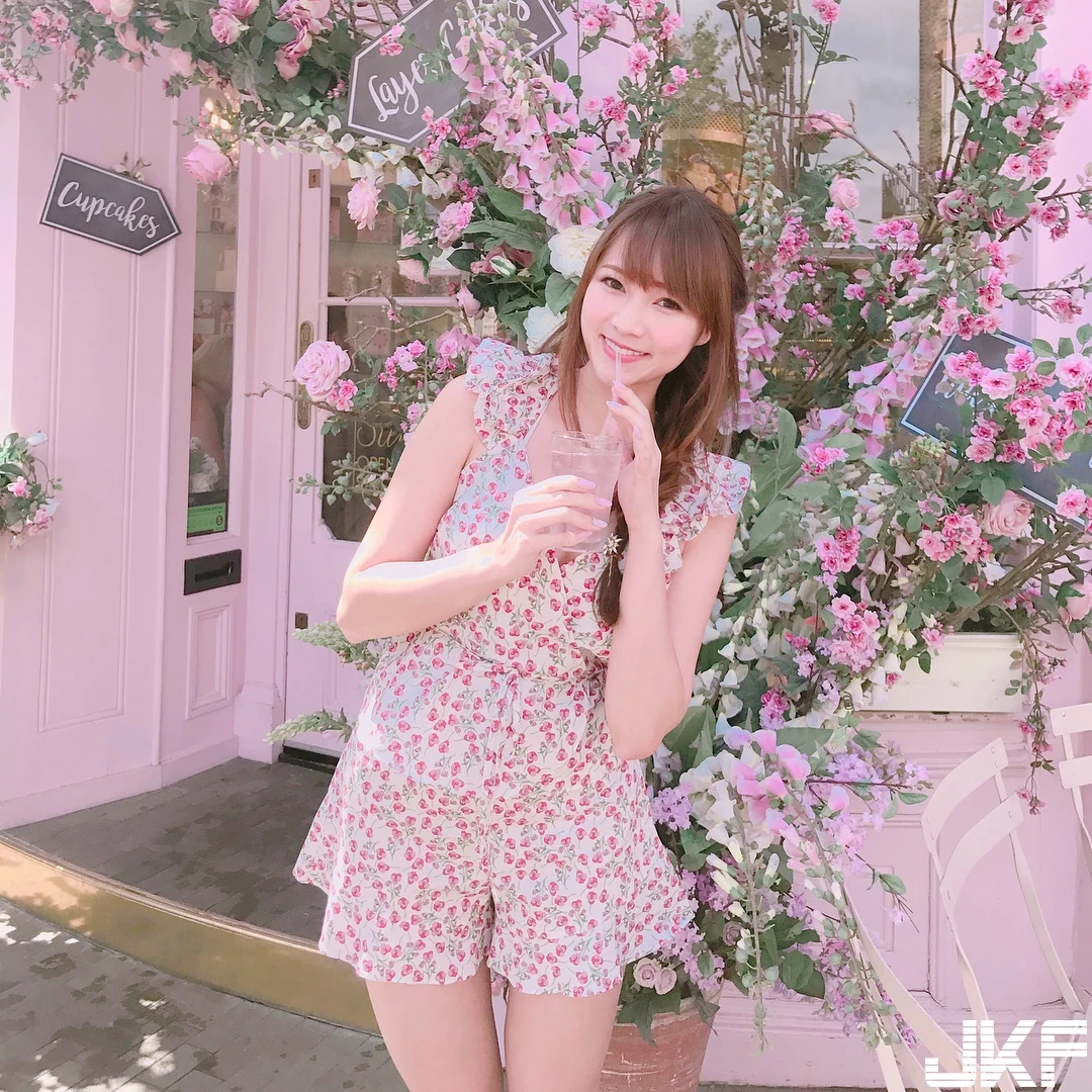 5043306.webp