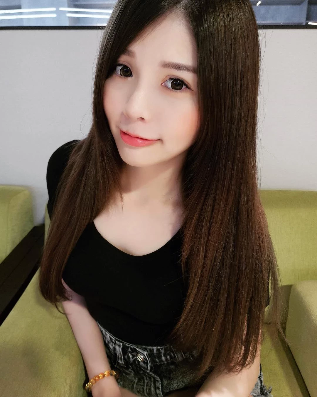 4266831.webp