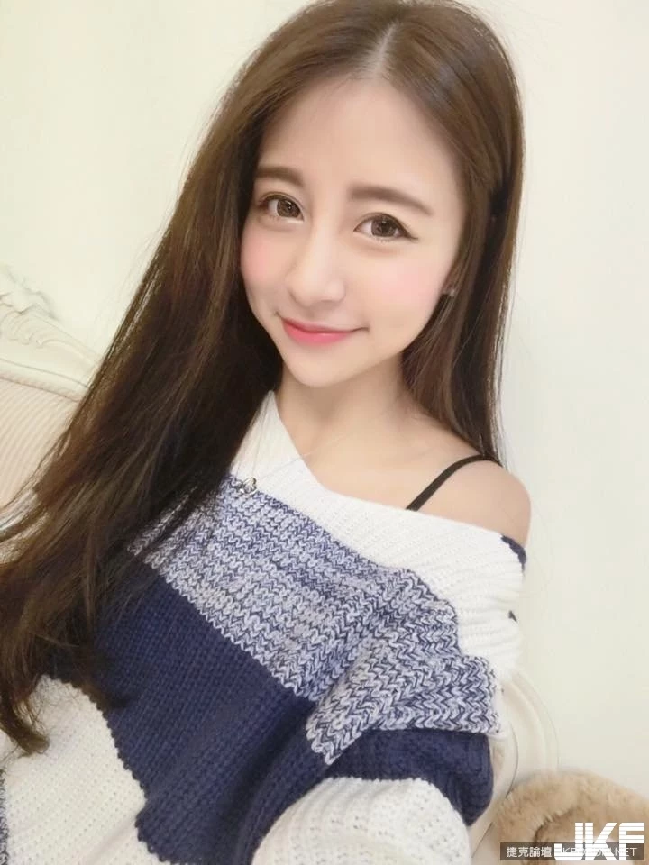 2409012.webp