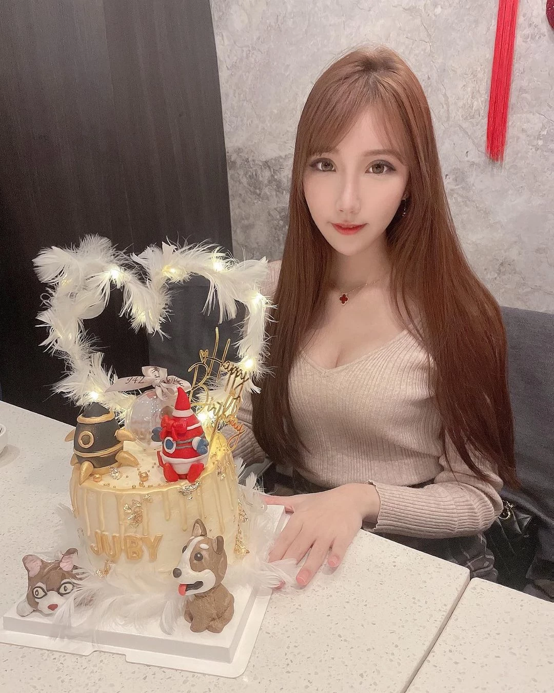 19541387.webp