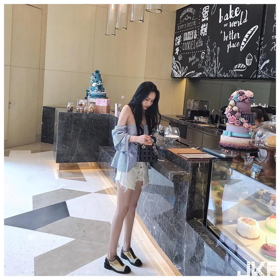 7253307.webp