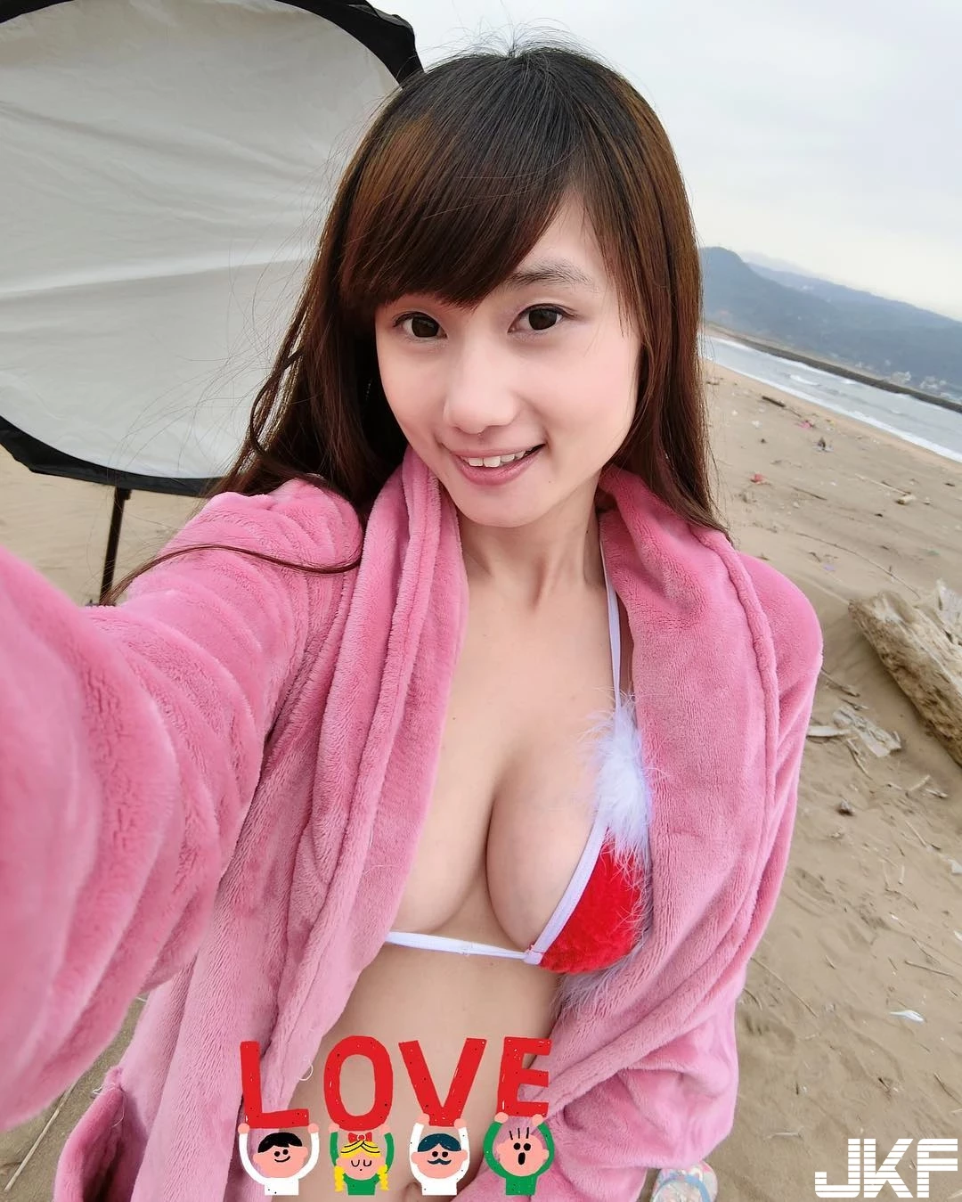 4587394.webp
