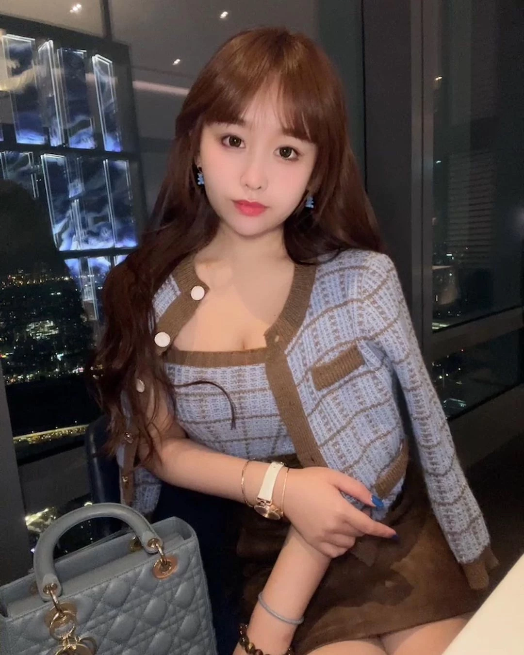 24318680.webp