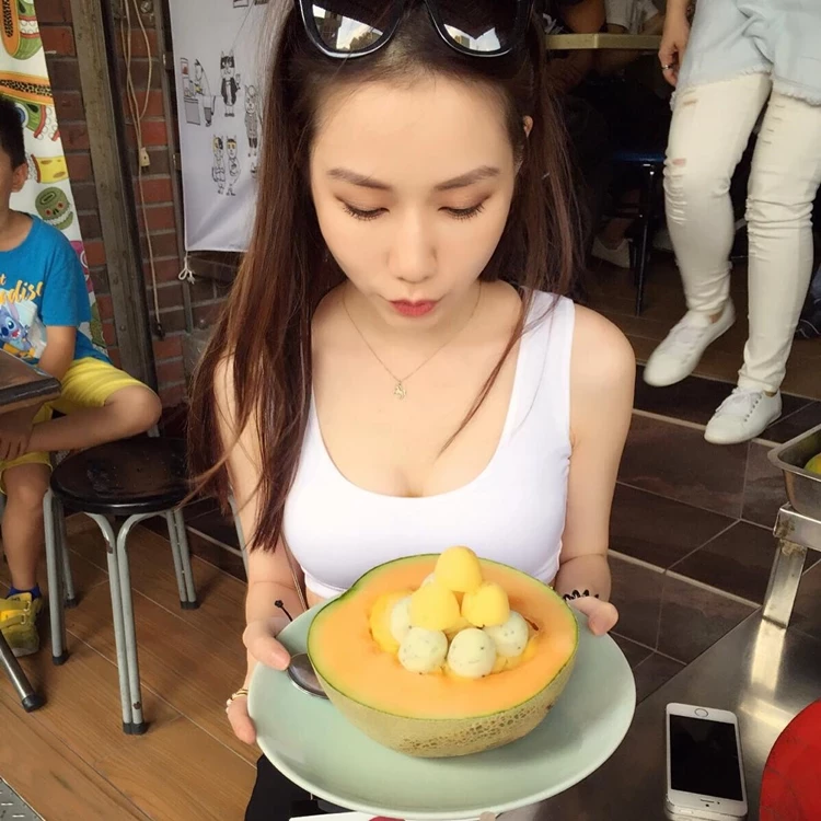 4250961.webp