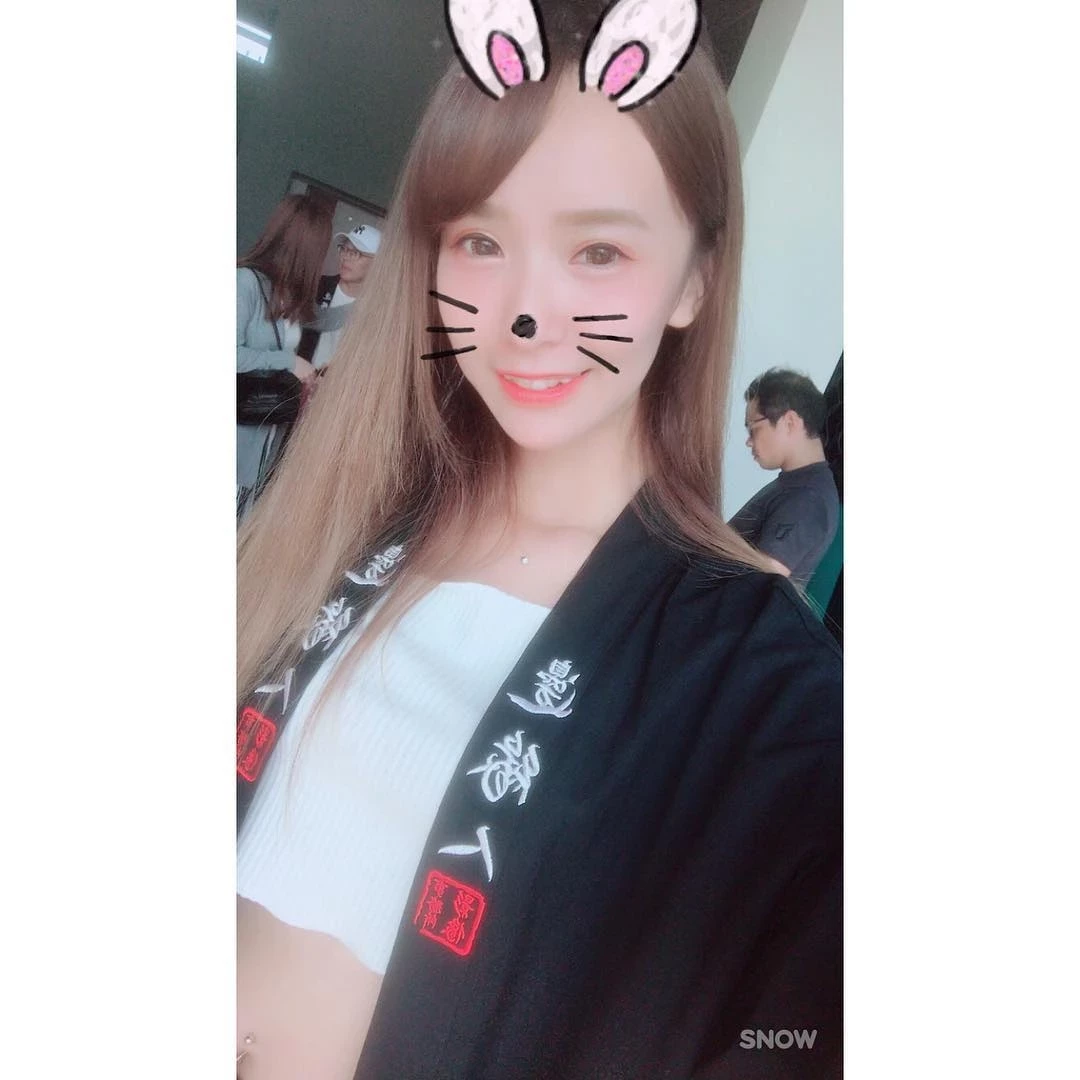 4983071.webp