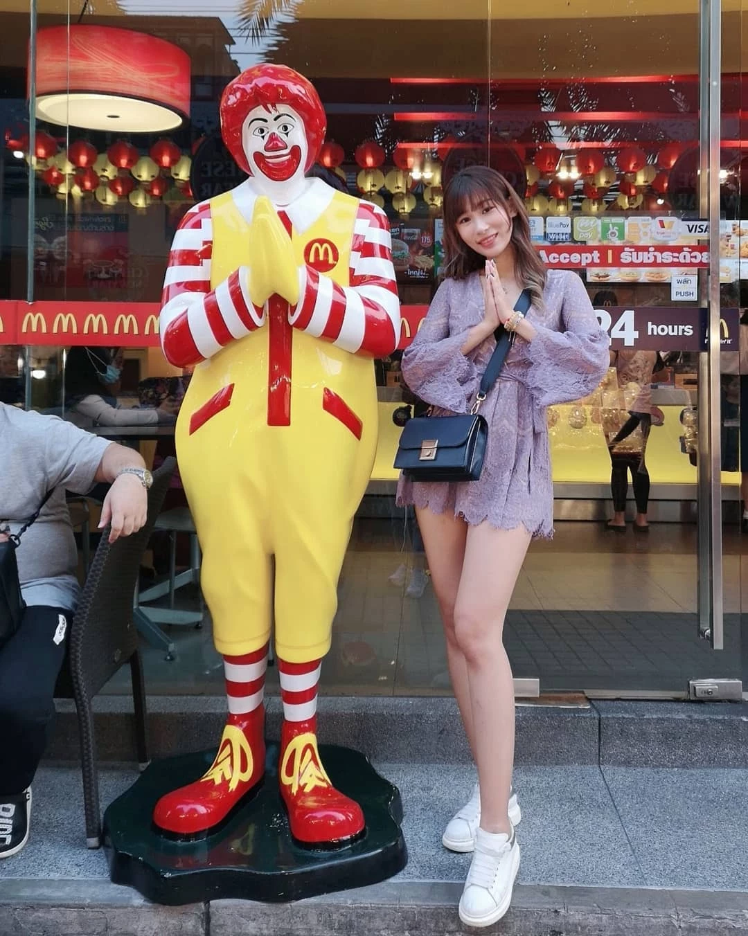 4046870.webp