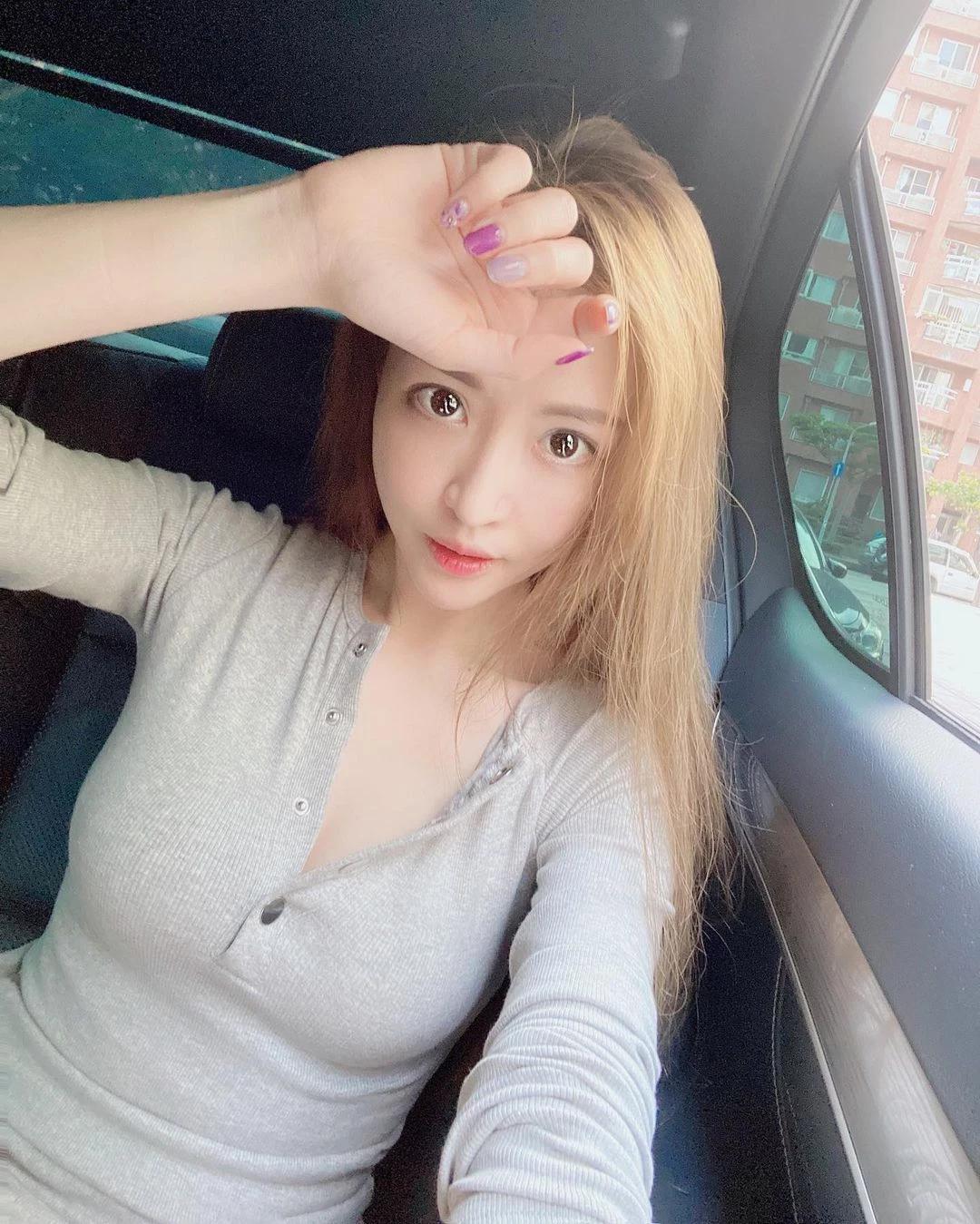 19541358.webp