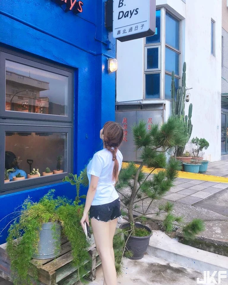 16825409.webp