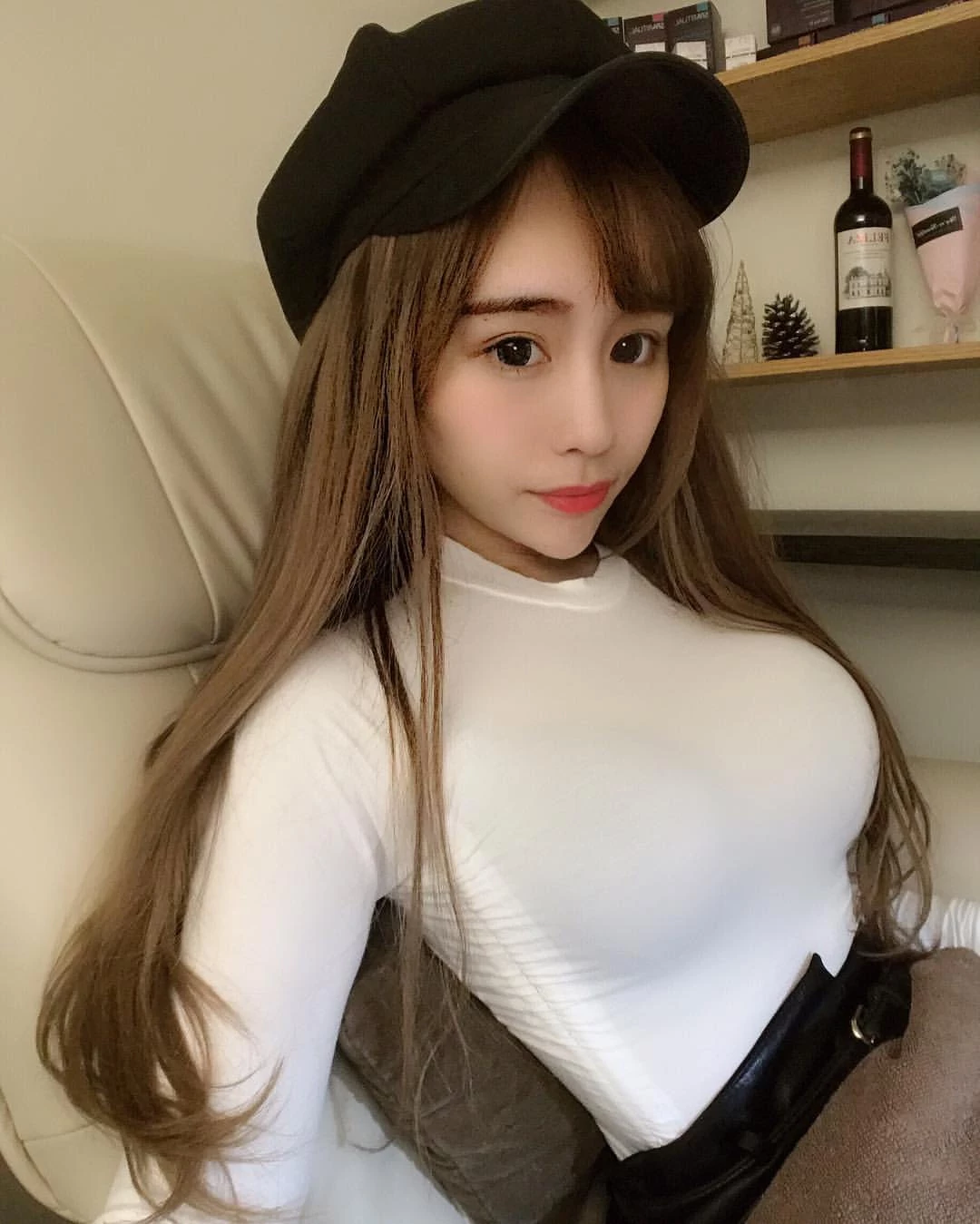 4323851.webp
