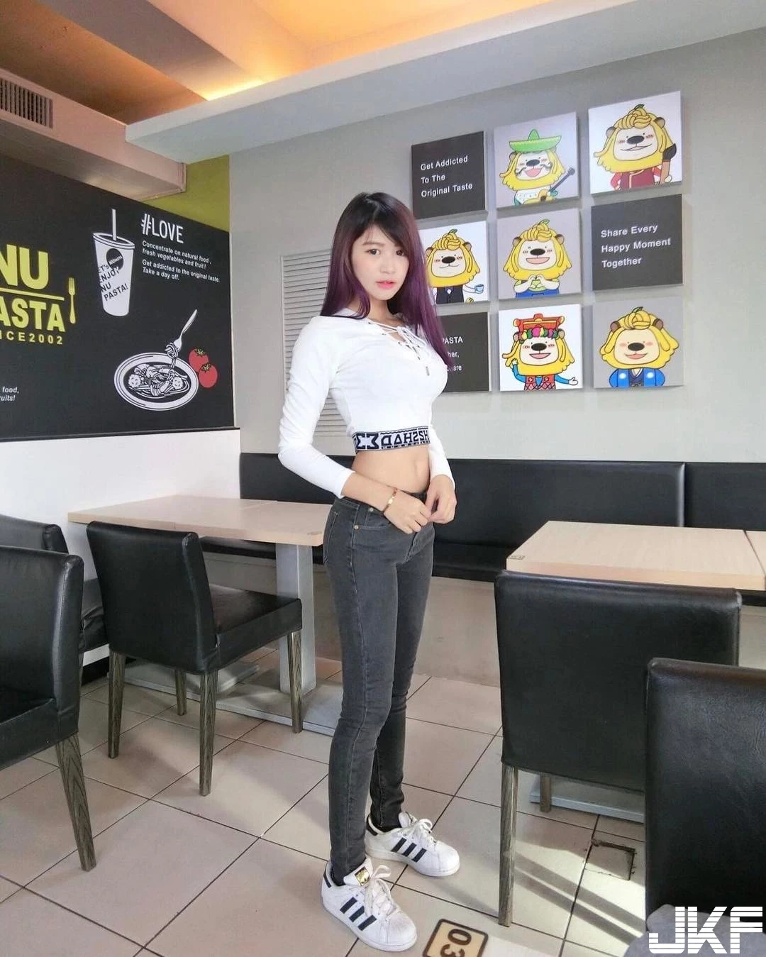 16809590.webp