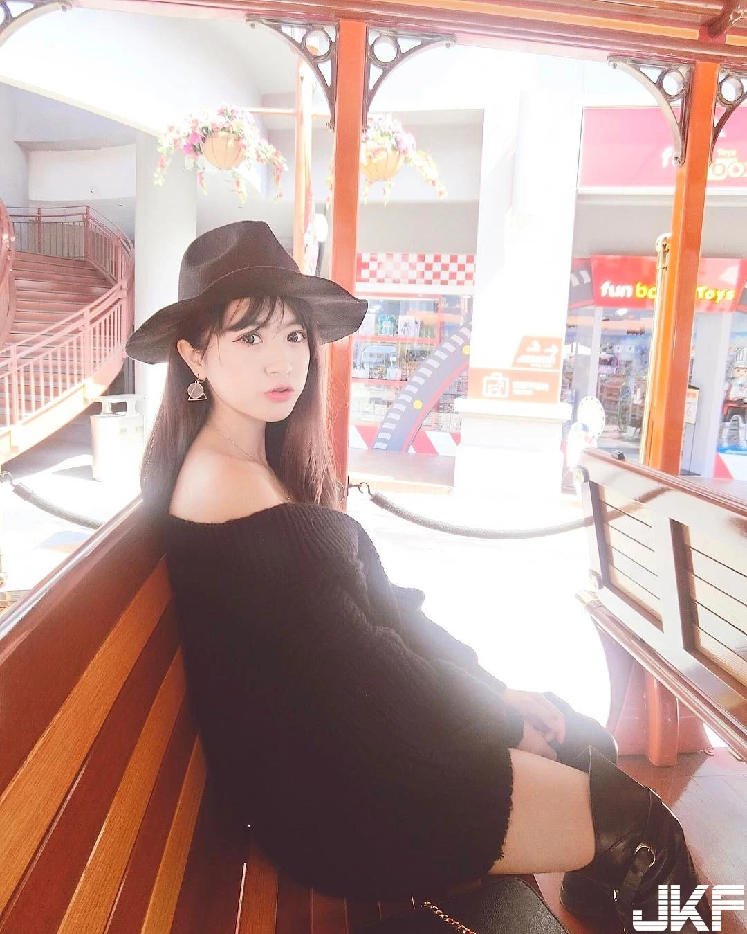 16809592.webp