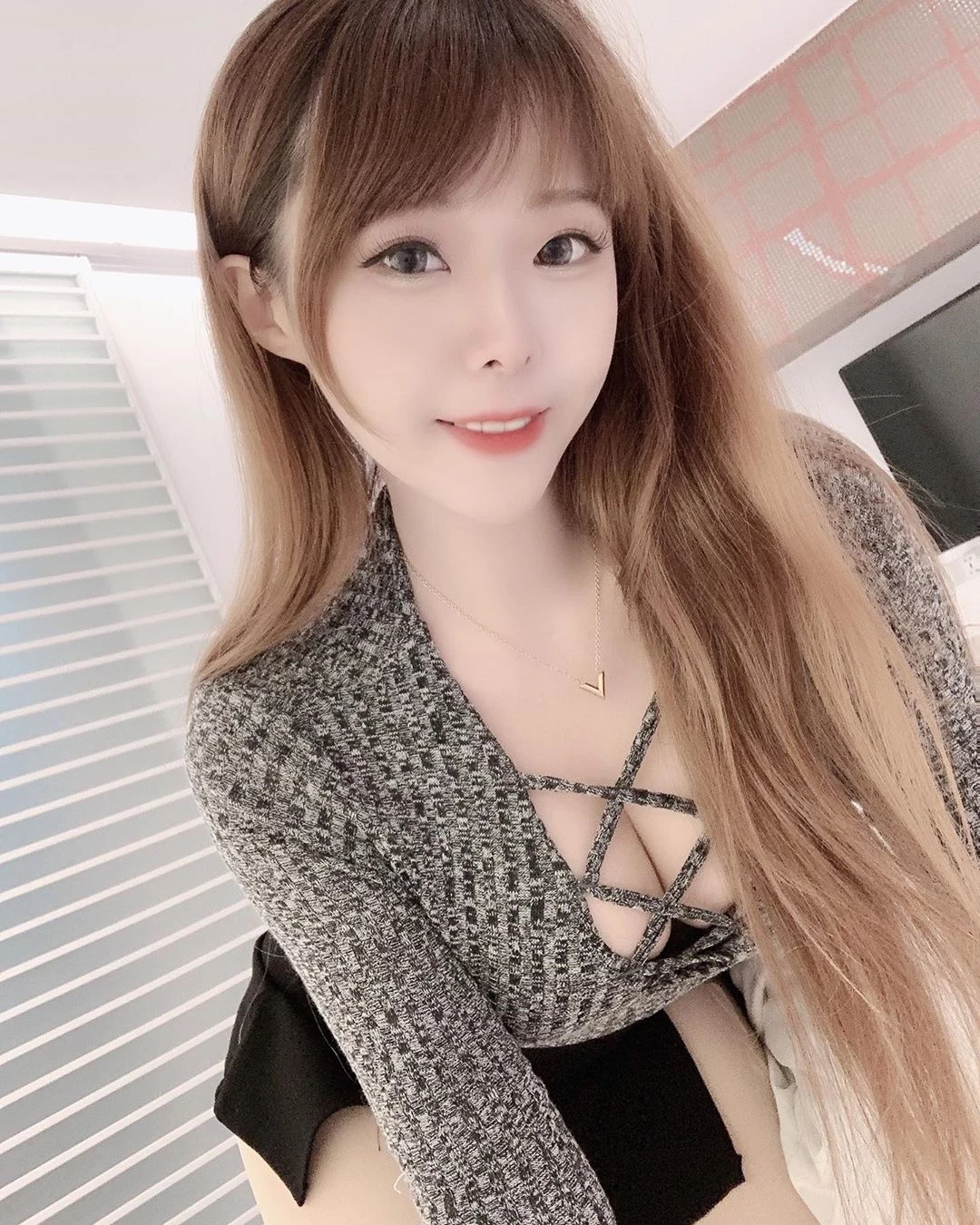 4046659.webp