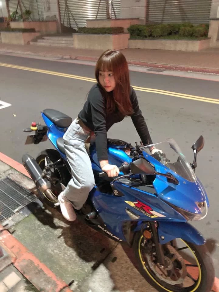 4084798.webp