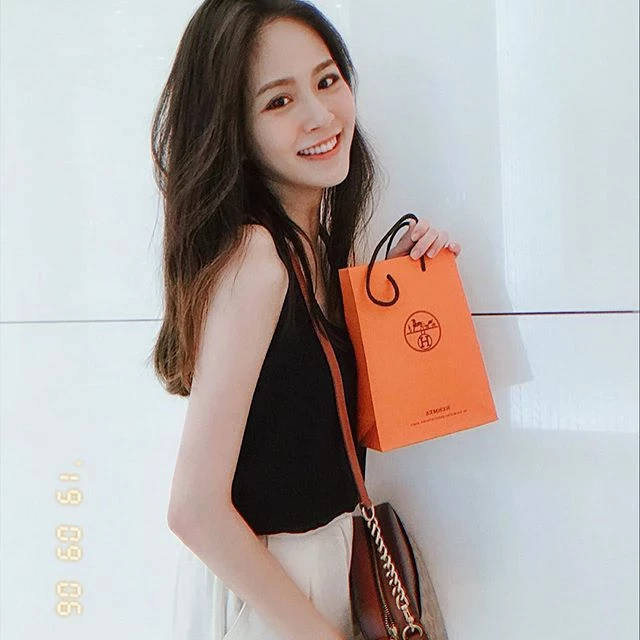 4138988.webp