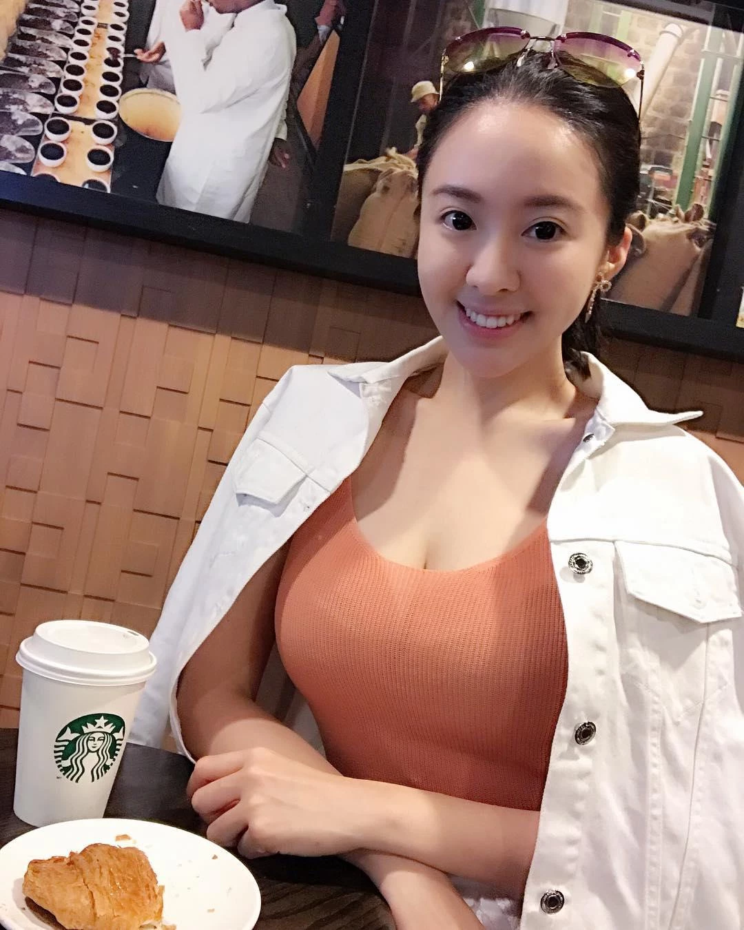 4099673.webp