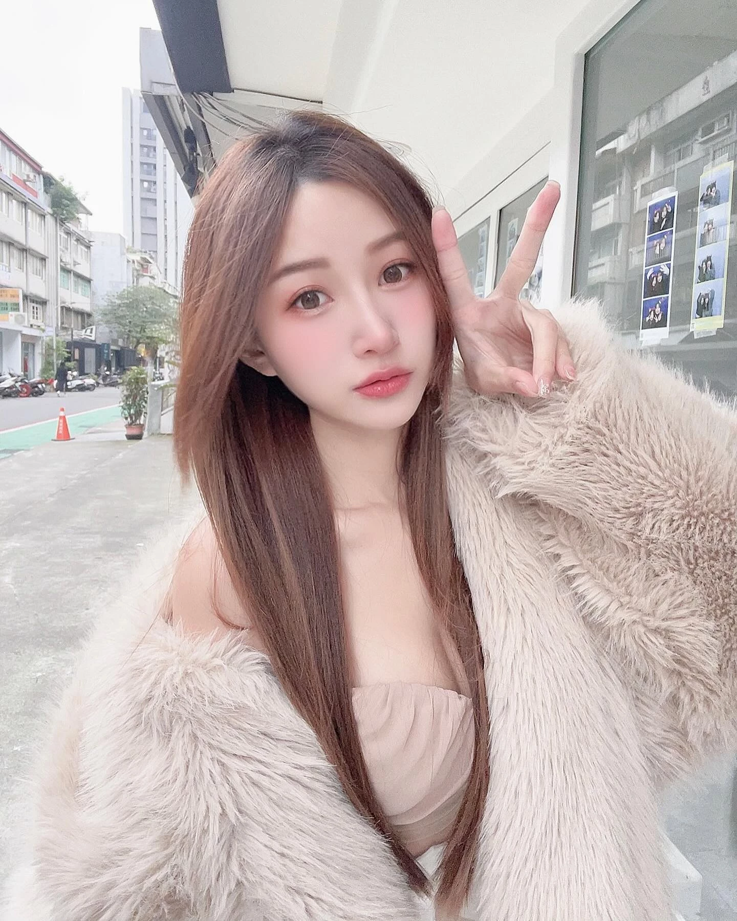 30800592.webp