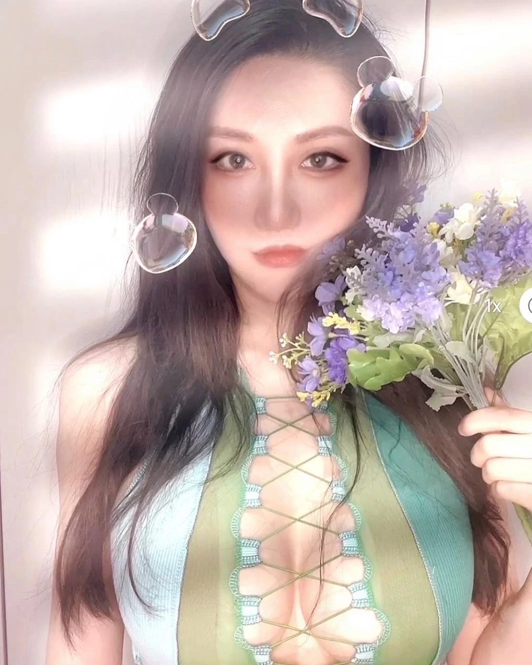 22942008.webp