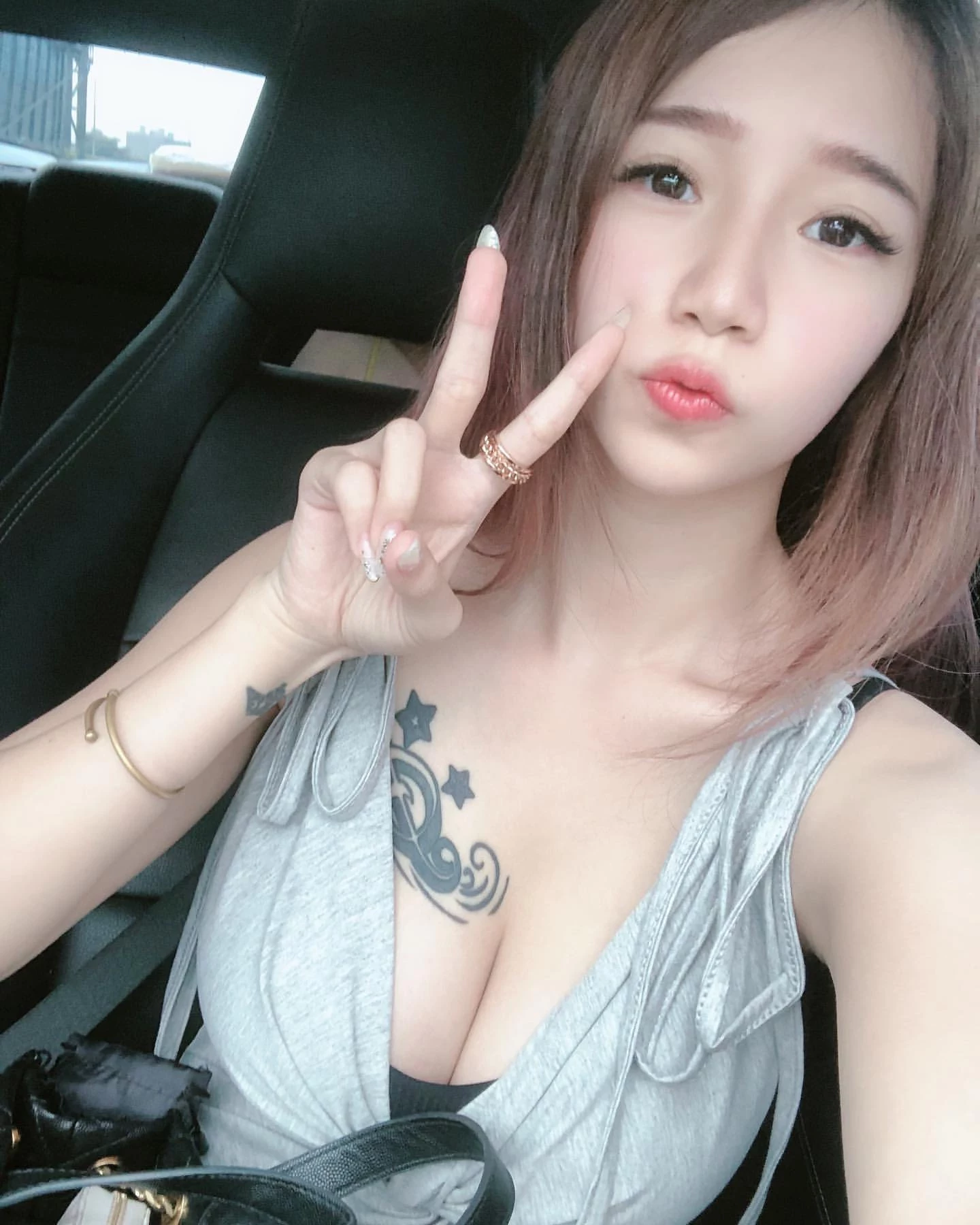 4178833.webp