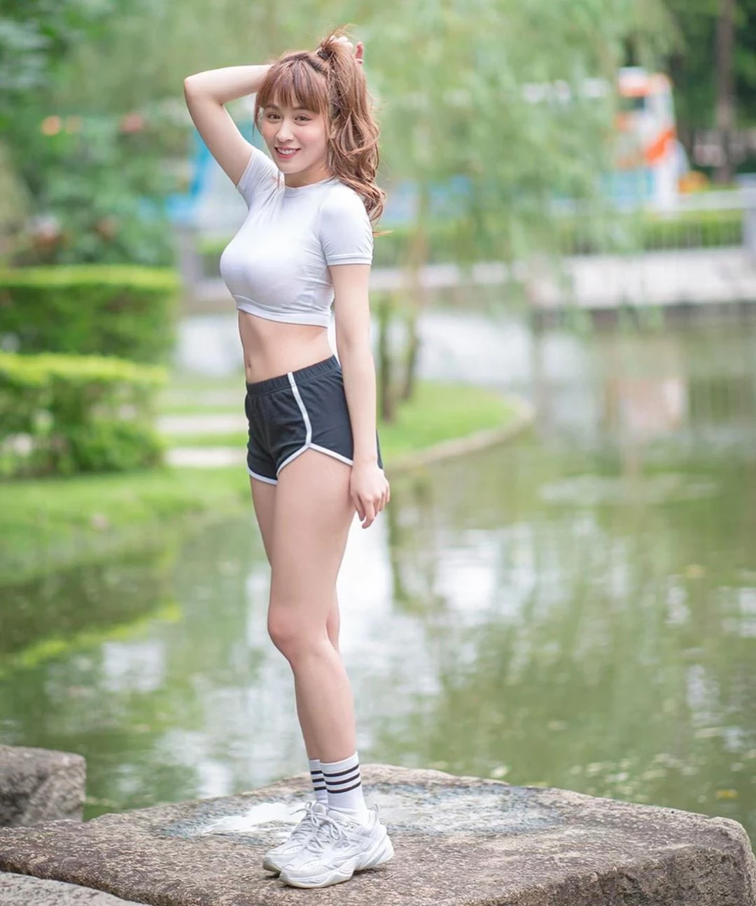 1676281.webp