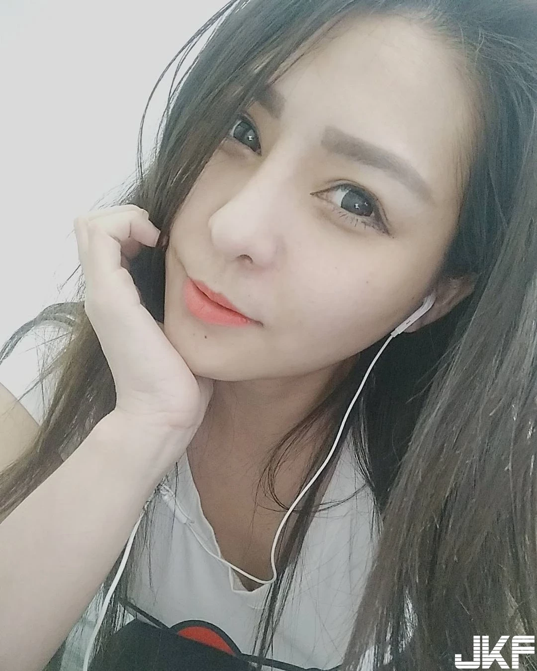 184730k8e6rhev1hnhgcce.webp