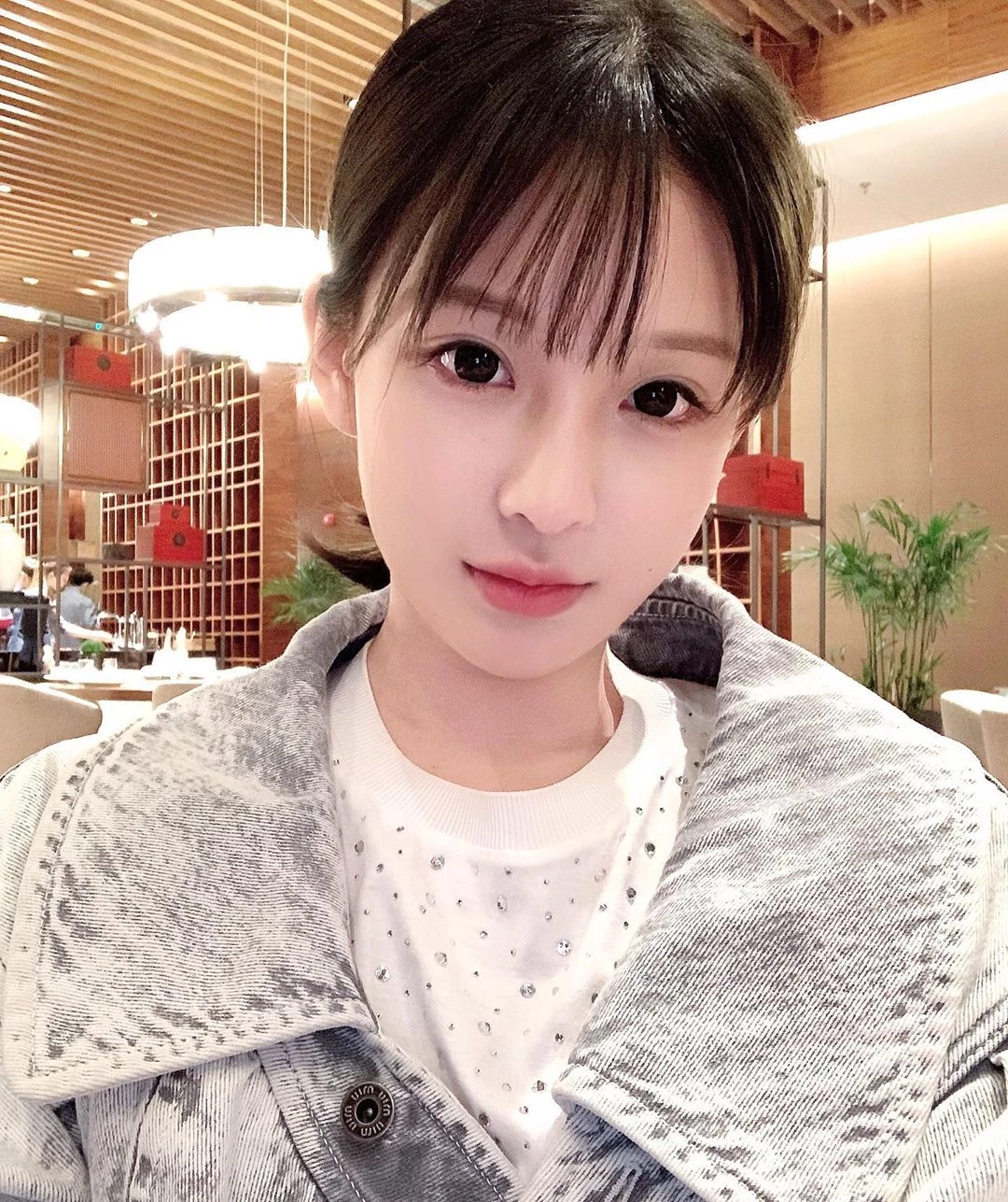 120611tahfey5aynef553h.webp