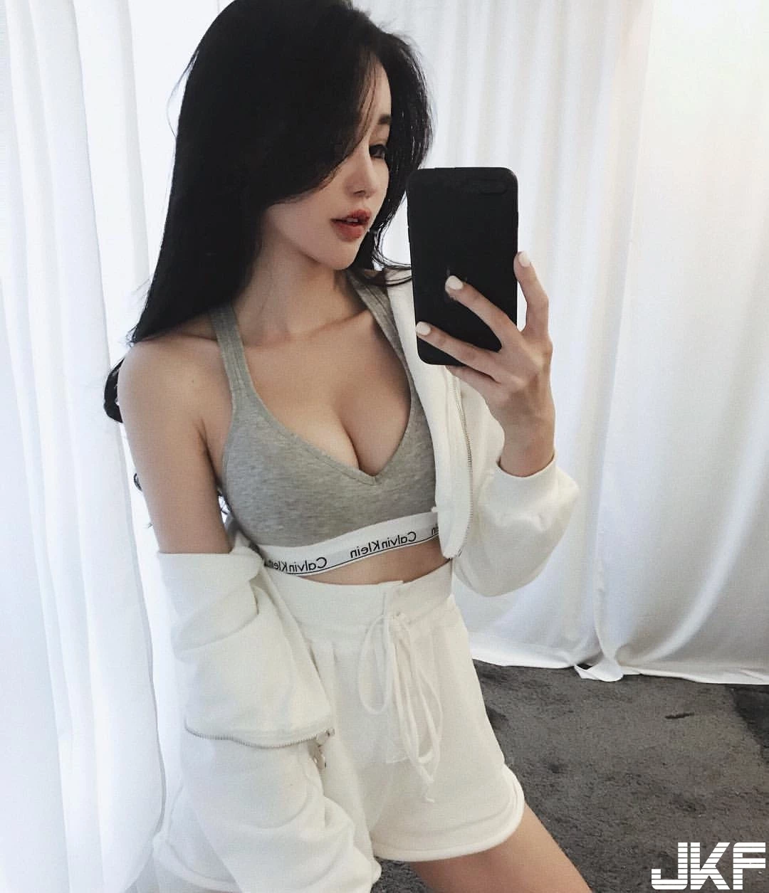 113514njnc7c3sczsuex27.webp