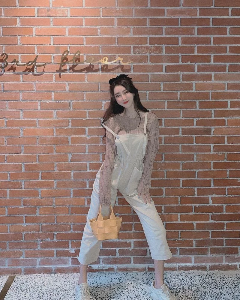 1702108.webp