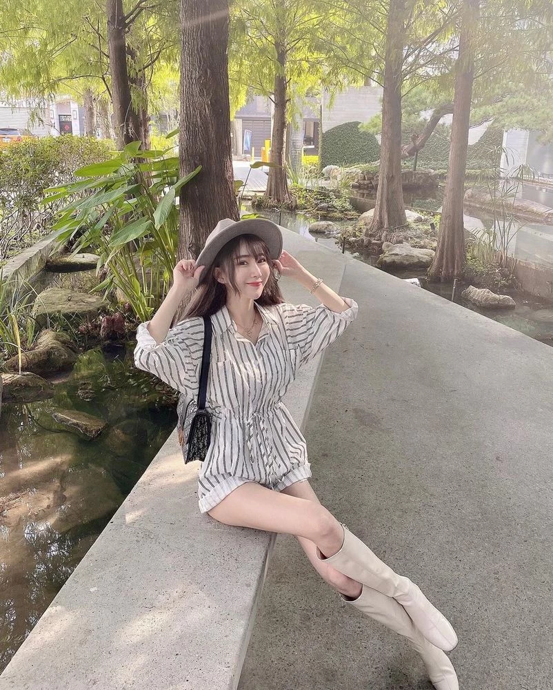1702113.webp