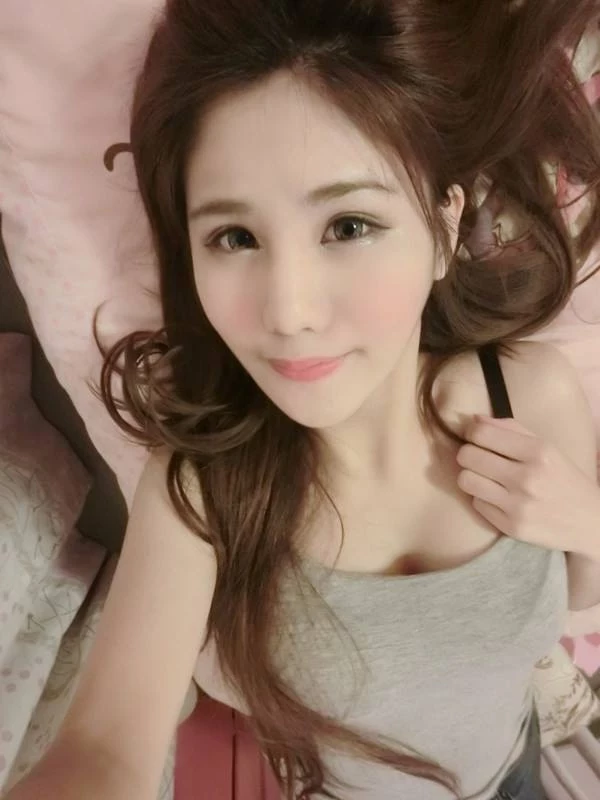 164458mannnxnzcaasqwa8.webp