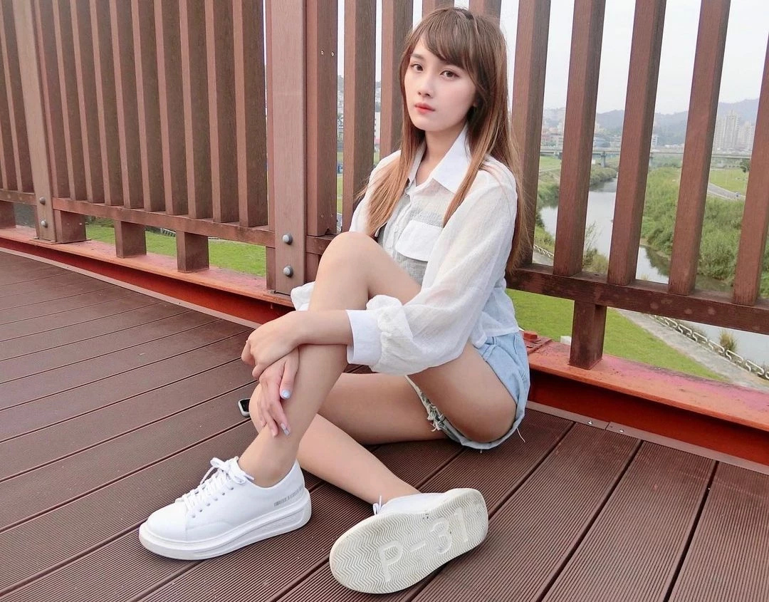 191225g3btstafsisfyta8.webp